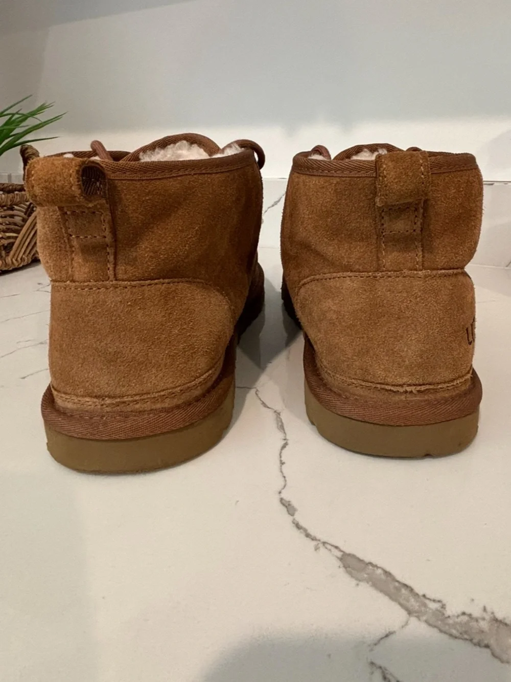 UGG Neumel Chukka Boots in Chestnut Suede Mens Size 11 Lace Up Casual